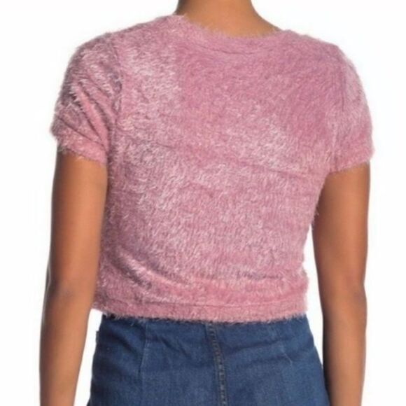 HIATUS MAUVE Fuzzy Eyelash Knit Crop Top  - Picture 4 of 4
